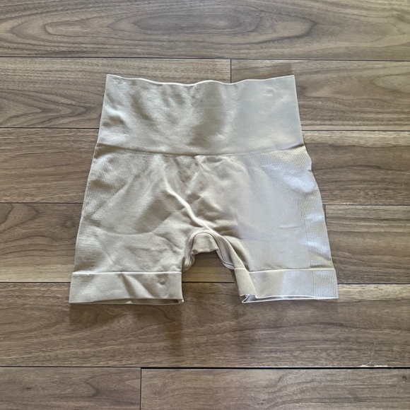 SET Active | Size Small | Sand Bike Shorts - Picture 2 of 5